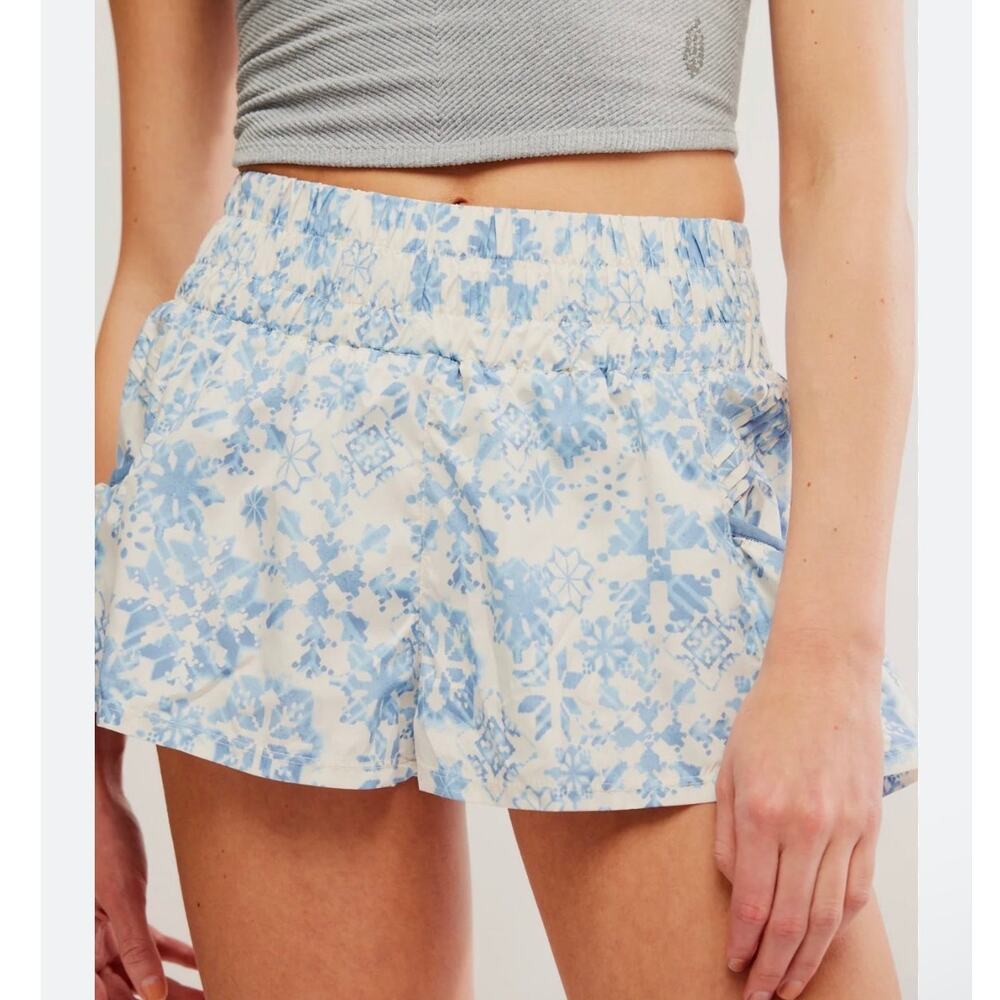Free People Movement Get Your Flirt On Printed Arctic Preppy Shorts Small